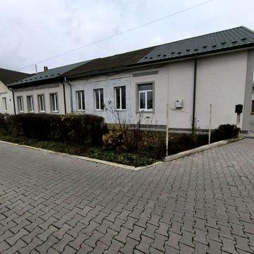 Продається 2-х кімнатна квартира по вул. Хотинській