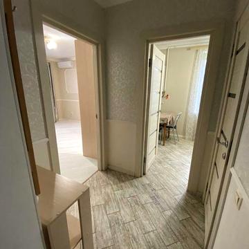 Продам 1-к квартиру на Малиновского район 10 больницы. Газ.1эт