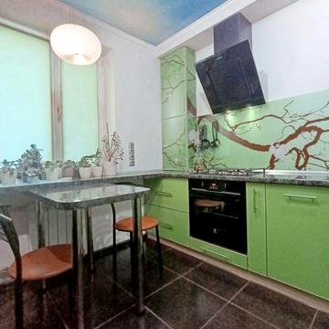 Продається 4 кімнатна квартира. Центр.