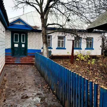 Будинок, літня кухня.