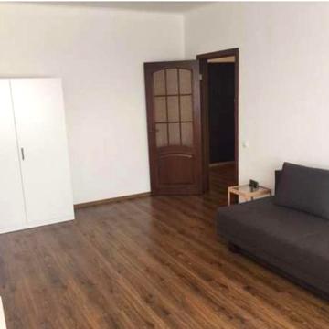 Любомира Гузара просп. (Космонавта Комарова), 46