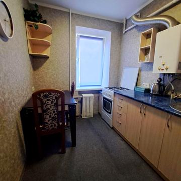 Героїв України просп. (Героїв Сталінграду), 18