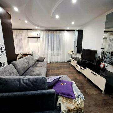 вул. Лазурна, 4