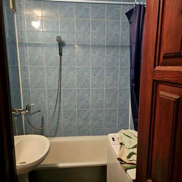 ЦЕНТР ЗарічногоБРОДВЕЙ,продаж 3кім.кв. 4поверх, не кутова, Сертифікат+