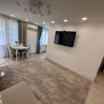 Вільна 3кім Центр міста дуже гарний стан Першотравнева