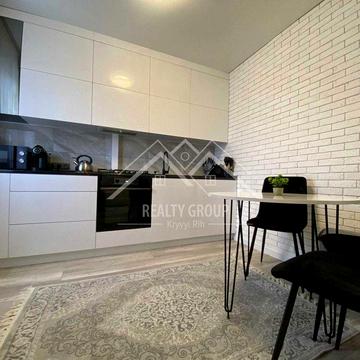 Продається сучасна 3-кімнатна квартира на м-р 5-й Зарічний (Бродвей)