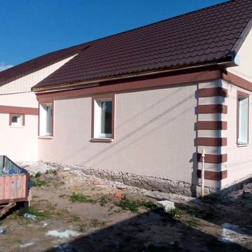 Продам будинок з земельною ділянкою.Повністю перебудований. То