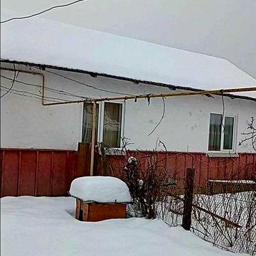 Будинок з господарством у центрі с.Рибне 10 км від міста