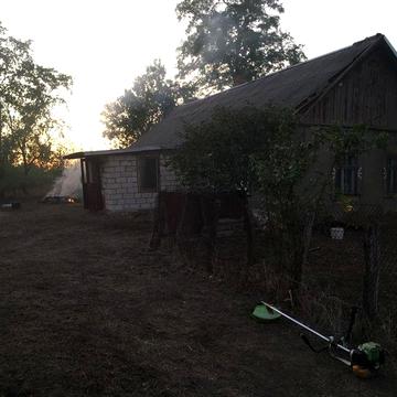 Продається земельна ділянка.
На території розташовані гараж, літня кух