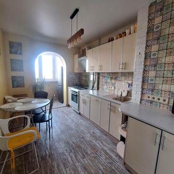 Сдам 3х комнатную квартиру ул.Королева 8 этаж