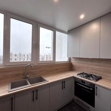 Машинобудівників вул., 27