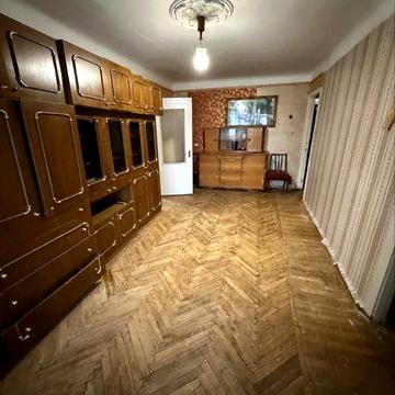 Продається 3 кімнатна квартира .