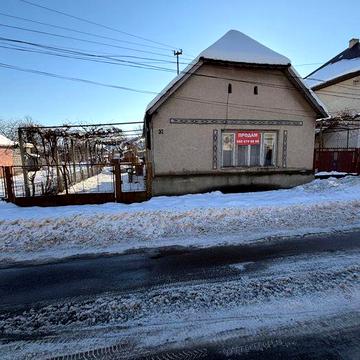 Продаж житлового будинку