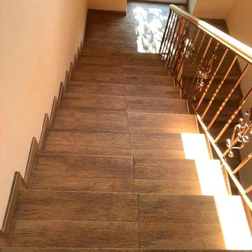 Оренда будинку можна для сімї під офіс Генератор Газова плита