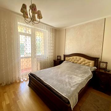 Генерала Миколи Юнаківа вул., 9