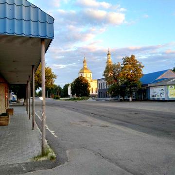 Продам будинок у центрі м.Підгороднє 90кв.м 18соток землі