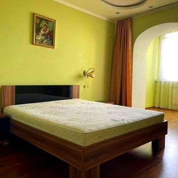 Голосіївський просп. (40-річчя Жовтня), 27