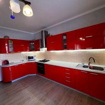 Будинок з ремонтом у Бучі, 211 м², 7,5 сотки, газ, автономність