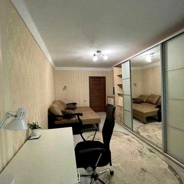 Кв.36 кв.м, Новогоспітальна 5А, ст.м."Печерська"- 1 хв. Коміс.25%