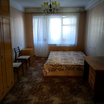 Здається 2х кімнатна квартира ст.м.Чернігівська