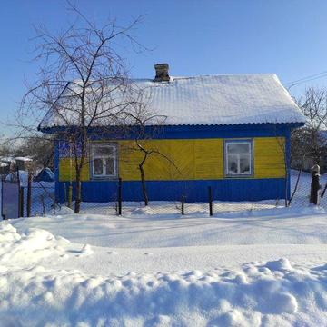 Продаж житлового будинку із земельною ділянкою