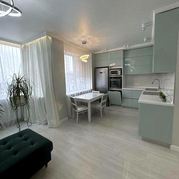 Продам 3-х комнатную квартиру с ремонтом в новом доме  с видом на море