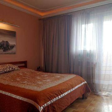 Оренда 4 кімнатна новобудова вул. Наукова