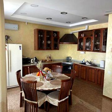 Продаж 2-кімнатної квартири біля посольства США 99 кв.м ЖК Затишний