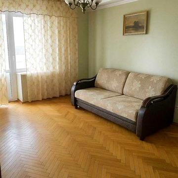 3-кім.  затишна, газ. М.  Лісова, Чернігівська, ринок "Юність"