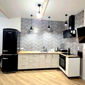 ЄОСЕЛЯ !!БЕЗ КОМІСІЇ !! Центр міста !!! Будинок  з МЕБЛЯМИ та технікою