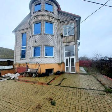 Сучасний будинок в Константинівке