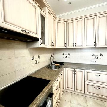 Гната Хоткевича вул. (Червоногвардійська), 8