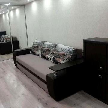 Оренда однокімнатної квартири , вул. Шнеєрсона Менахем-Мендл 1