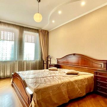 Академіка Палладіна просп., 18/30