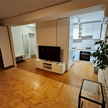 2-к студія на Печерську, Лесі Українки 20/22, меблі, 5 поверх, метро.