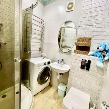 Продам  квартиру. Район Колосу. Ремонт. Меблі.