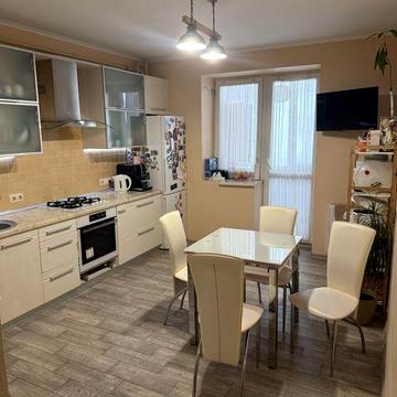 Продам власну 2х кімнатну квартиру з ремонтом ЖК Метгал