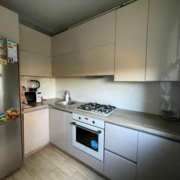 Власник продає свою 2-ох кімнатну квартиру у місті за містом ЖК Західний олімп