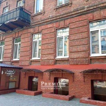 Фасадна квартира в центрі Одеси: актив, що працює на Вас!