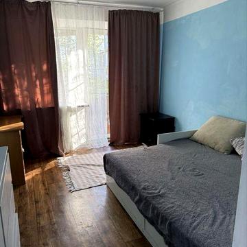 Сдам трехкомнатную квартиру на Гайдара