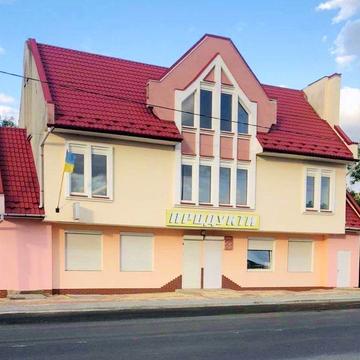 Житлове приміщення з магазином