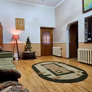 Продається просторий двоповерховий будинок у Мукачеві!