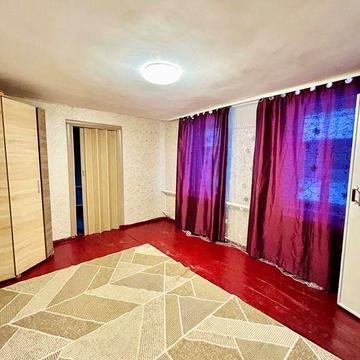 Е відновлення . Продаж половини будинку  з окремим двором .