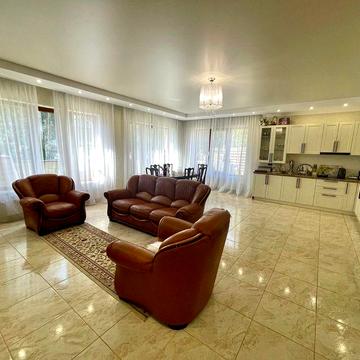 Власний будинок «Зайти і жити»