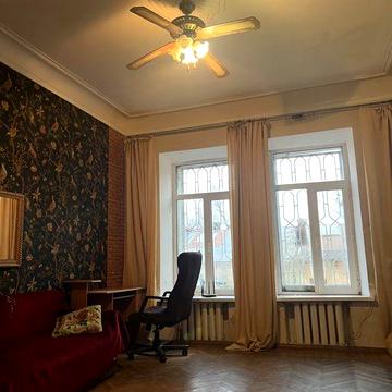 Царский дом на ул. Еврейской. 3 комнаты + мансарда, закрытый двор