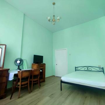 Саксаганського вул., 33