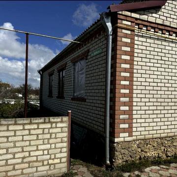 Будинок з укриттям на ділянці 25 сот