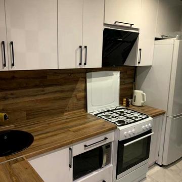 Здається чудова 2 Кімнатна Житній Ринок