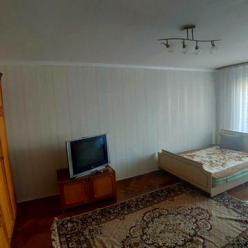 Однокімнатна біля ЖД вокзалу Дарниця