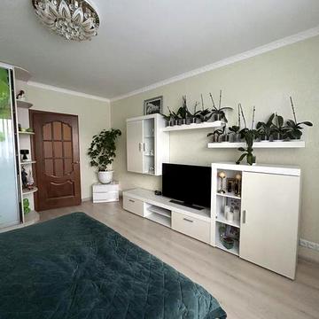 Простора двокімнатна квартира в центрі міста